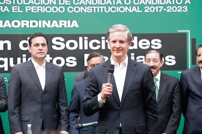 Del Mazo se registra como candidato