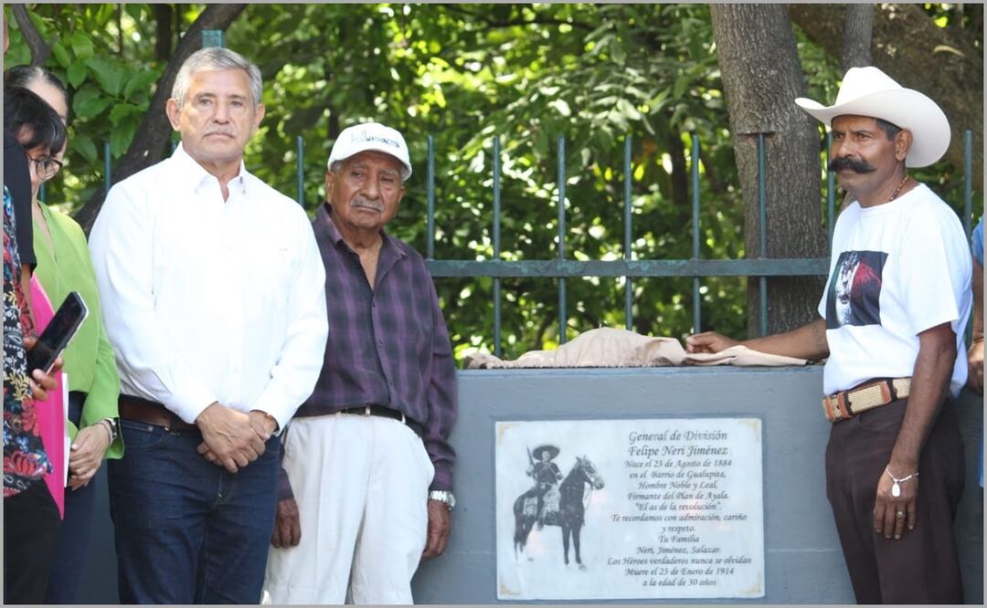 Rinden homenaje al jefe revolucionario Felipe Neri y acude su nieto, en Cuernavaca. Foto: Especial