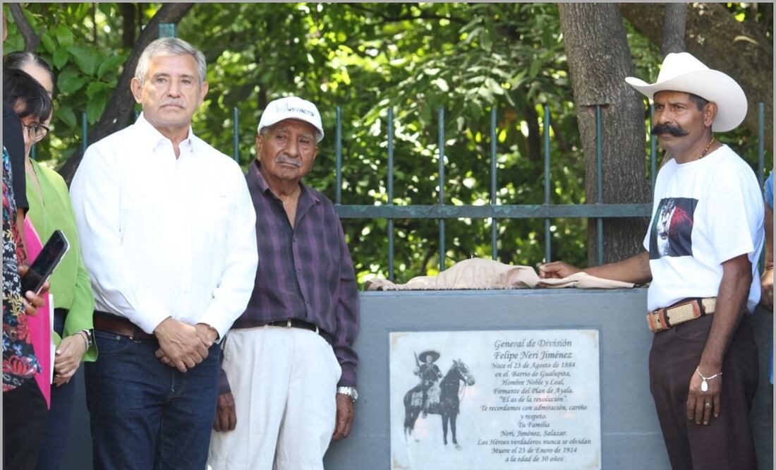 Rinden homenaje al jefe revolucionario Felipe Neri y acude su nieto, en Cuernavaca. Foto: Especial