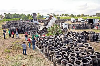 Edomex consigue el récord Guinness en acopio de llantas