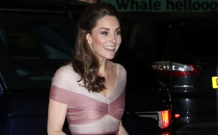 Kate Middleton impacta en Londres con su vestido de princesa