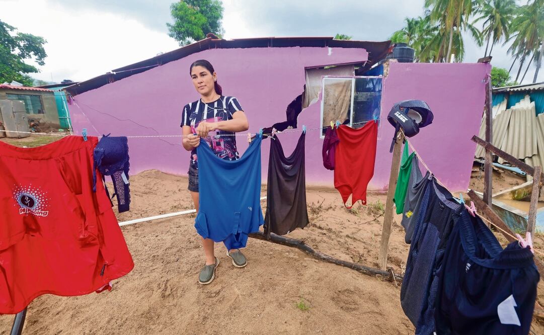 Cada temporada de huracanes se repite la misma historia de devastación en la comunidad guerrerense de Los Cimientos. Habitantes dicen que John ha sido el más catastrófico. Foto: Valente Rosas / EL UNIVERSAL