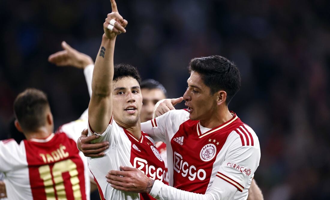 La dupla mexicana festejando el triunfo sobre Excelsior / FOTO: EFE