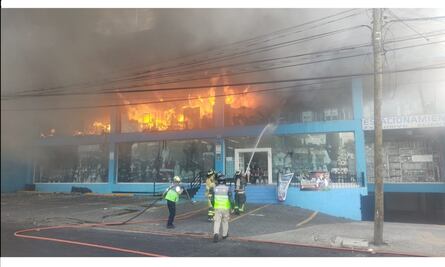 Fiscalía capitalina abre investigación por incendio en local de Galerías el Triunfo 