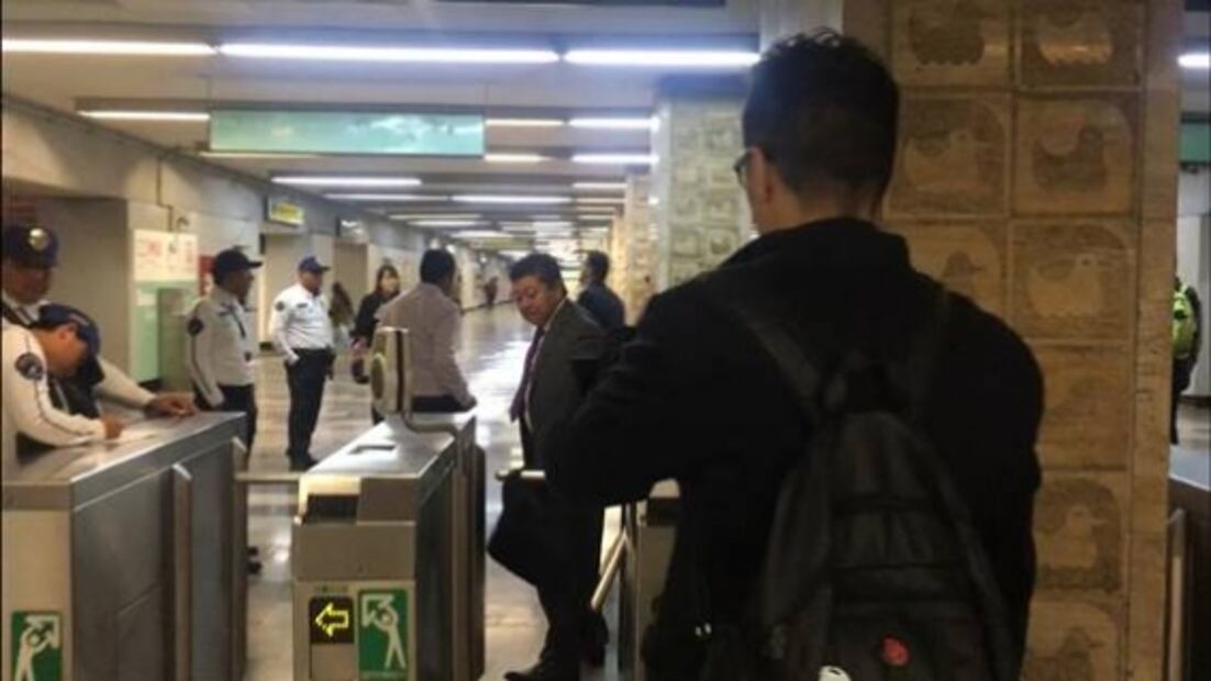 Ante bloqueos, autoridades ingresan a Cámara de Diputados por “pasadizo secreto”