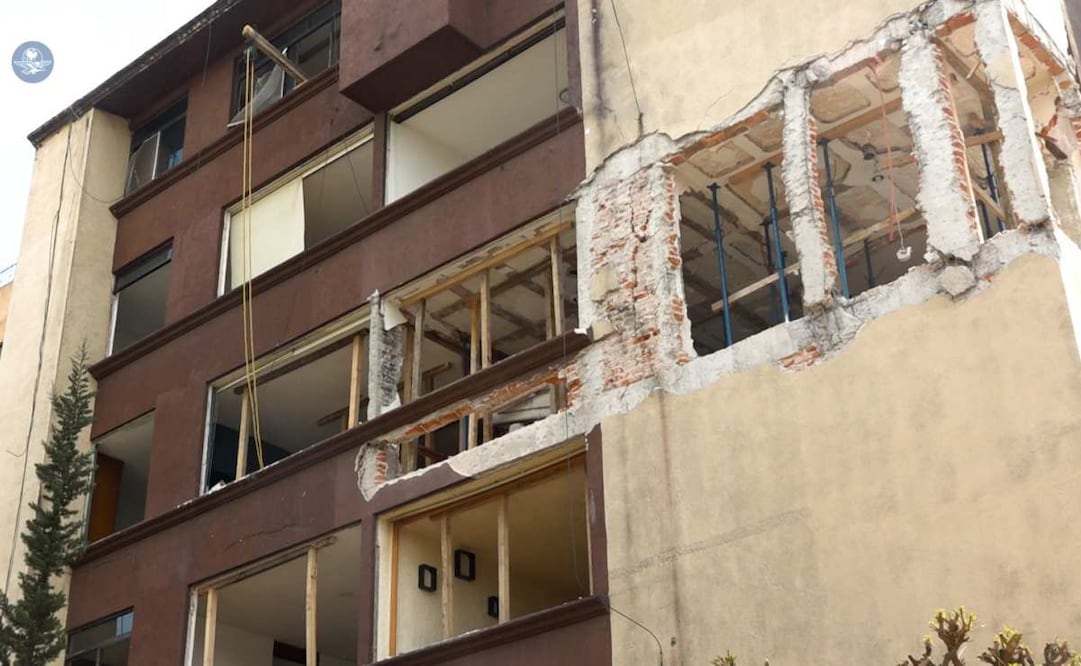 Se han reparado cuatro edificios vecinos dañados en la explosión en la colonia Paseos de Taxqueña.
Foto: Especial.