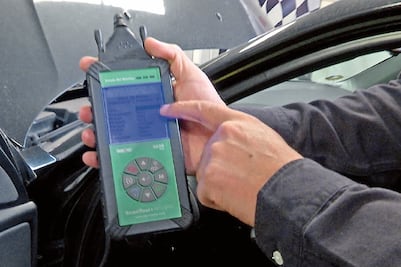 Pide CCE incorporar verificación desde las agencias automotrices