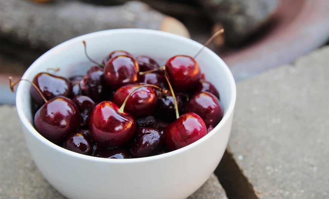 Puedes agregar estas frutas a tu dieta nocturna y dormir bien / Foto: Unsplash