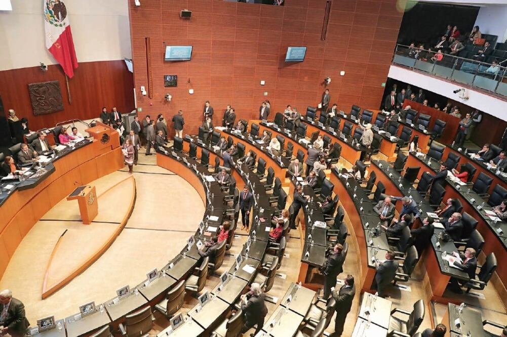 Durante la sesión de ayer, senadores del PAN, PRD, PT y PVEM expresaron sus posturas sobre la objeción del procedimiento de destitución del ex titular de la FEPADE, cuando no estaba en el orden del día. (LUCÍA GODÍNEZ. EL UNIVERSAL)