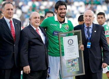 Sebastián “Loco” Abreu recibe premio Guinness