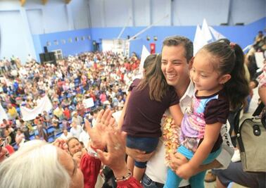 Ninguna escuela debe cobrar cuotas en Oaxaca: Murat