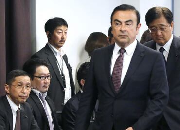 Carlos Ghosn podría haber escapado dentro de una caja de un instrumento musical