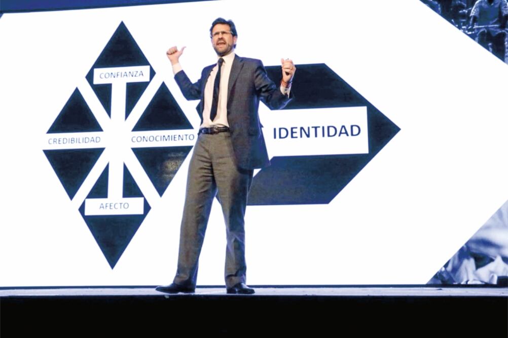 El especialista en comunicación política Antonio Solá, creador de la contracampaña “AMLO, un peligro para México”, en 2006, aseguró que el líder de Morena ha cambiado y hoy no representa un peligro para la nación (TOMADA DE TWITTER)