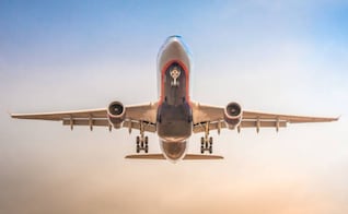 Demanda global de transporte aéreo crece 3.8% en enero: IATA; situación en Medio Oriente genera incertidumbre