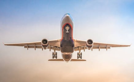 Demanda global de transporte aéreo crece 3.8% en enero: IATA; situación en Medio Oriente genera incertidumbre