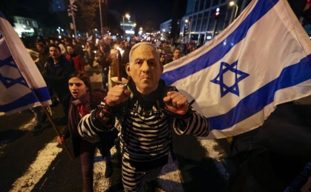Decenas de miles de israelíes se manifiestan contra el gobierno de Netanyahu
