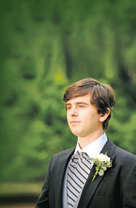 Con Paige Spara, su pareja en la serie. Foto: Sony Channel