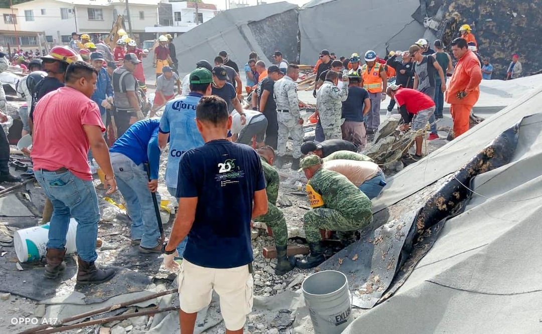 CIUDAD DE MADERO, 01OCTUBRE2023.- Cae techo de la iglesia Santa Cruz en plena misa, lo que dejo varias personas lesionadas y otras atrapadas, se desconoce hasta el momento si hay víctimas mortales. FOTO: CUARTOSCURO.COM