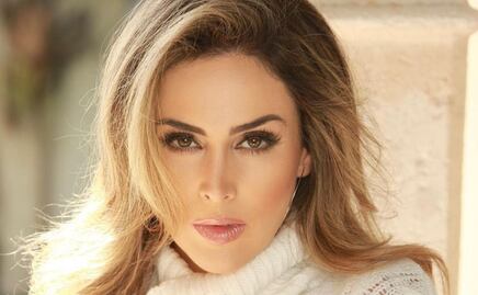 Como una Barbie, Jacky Bracamontes brilla en ajustado vestido rosa