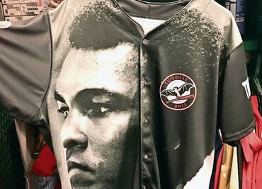 Utilizan uniformes en honor a Muhammad