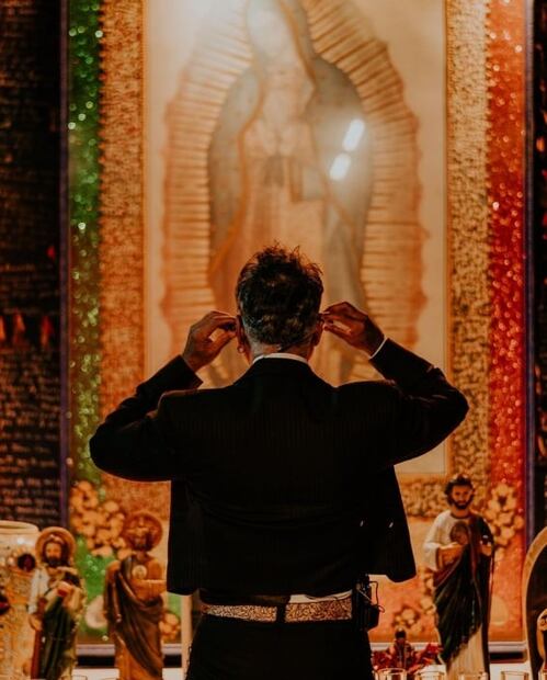 Alejandro Fernández dedica concierto a su papá Chente y canta sus canciones