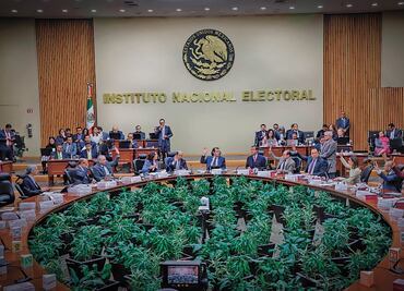 INE mantiene spot de “Morena es una desgracia para México”; ordena retirar el de la alianza PAN-PRI-PRD
