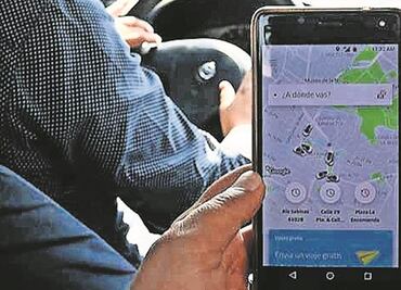 Taxis de aplicación aceptan el riesgo en el AICM