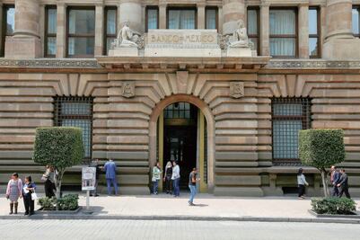 Ratifican a la primera mujer subgobernadora de Banxico