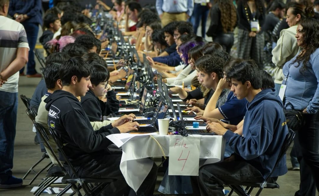 Aspectos del examen de control presencial para aspirantes a ingresar a la UNAM en el Palacio de los Deportes este 18 de agosto de 2026. Foto: Santiago Cadena/ EL UNIVERSAL