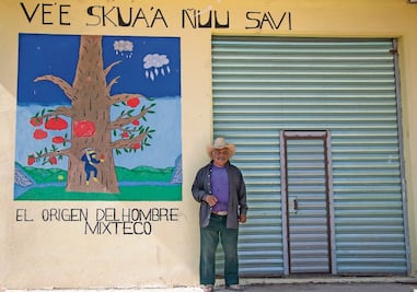 Luchan por sobrevivir en escuela Ñuu Savi