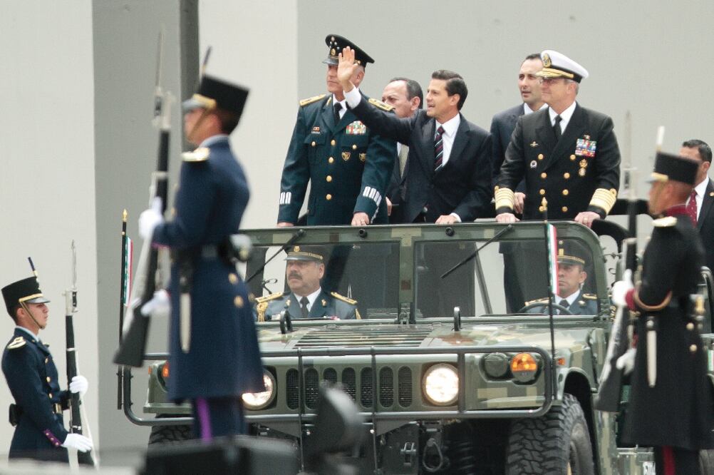 El presidente Enrique Peña Nieto fue acompañado por los secretarios de la Defensa Nacional, Salvador Cienfuegos, y de la Marina-Armada, Vidal Francisco Soberón (IVÁN STEPHENS. EL UNIVERSAL)