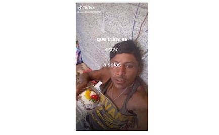 Viral: albañil llora en video al festejar su cumpleaños solo 