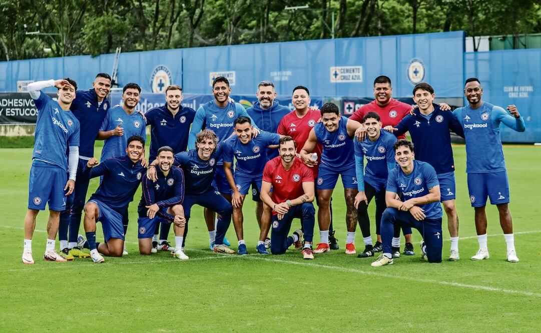 El técnico Martín Anselmi tendrá la baja de sus delanteros, pero tiene plantel para resolver. Foto: Club Cruz Azul