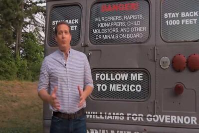 Candidato en EU promueve “Autobús de la Deportación”