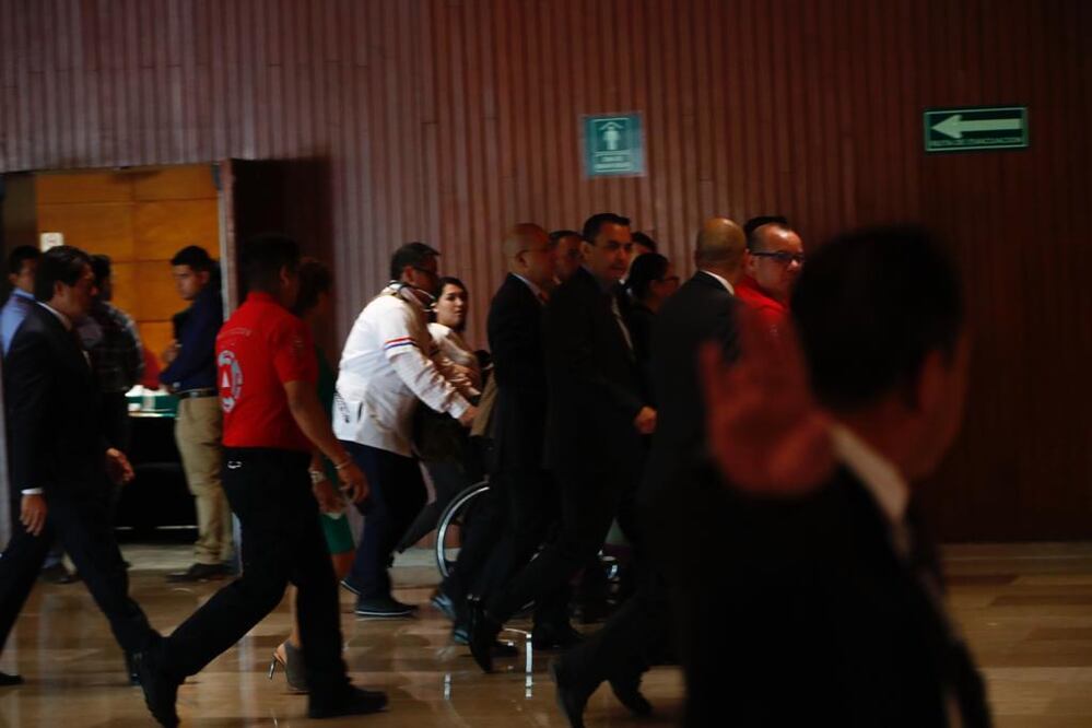 La subsecretaria de Bienestar, Ariadna Montiel, al momento de ser trasladada. Foto: Yadin Xolalpa