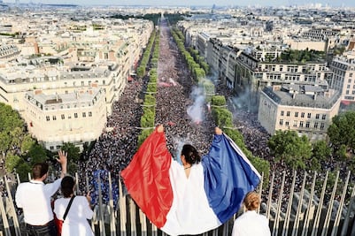Fiesta de la victoria termina en disturbios en Francia