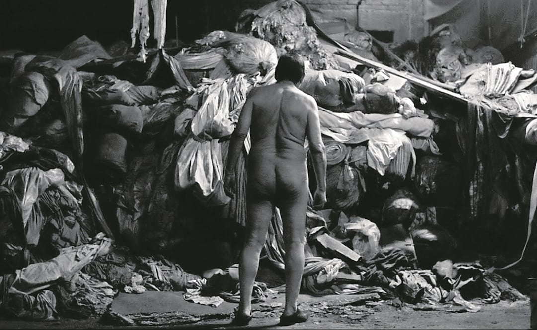 El filme trata de un hombre que, tras 15 años alejado, regresa a casa para encontrar a una criatura. Foto: Cortesía.