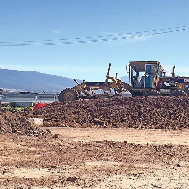 EL UNIVERSAL recorrió la zona de Texcoco y constató que las obras de la autopista Pirámides-Texcoco siguen. (EMILIO FERNÁNDEZ. EL UNIVERSAL)