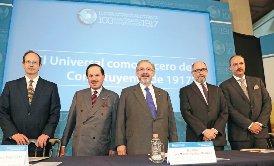 Jorge Gaxiola; el Licenciado Juan Francisco Ealy Ortiz; Luis María Aguilar Morales; José Ramón Cossío Díaz y Juan Francisco Ealy Lanz Duret en el acto. (FOTO: LUCÍA GODÍNEZ. EL UNIVERSAL)
