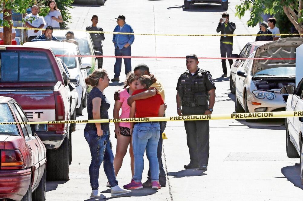 Dirigentes de la Coparmex, Concamin, Canaco, y Canacintra afirman que el ambiente de inseguridad complica la inversión en la entidad, por lo que exigen al gobenador Javier Coral que garantice el Estado de derecho y la seguridad. (LUIS CORTÉS)