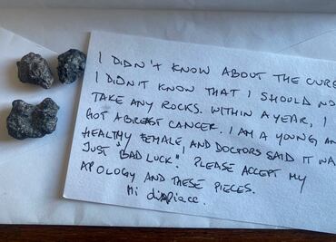 ¿Maldición? Mujer devuelve piedras robadas de Pompeya, está enferma de cáncer