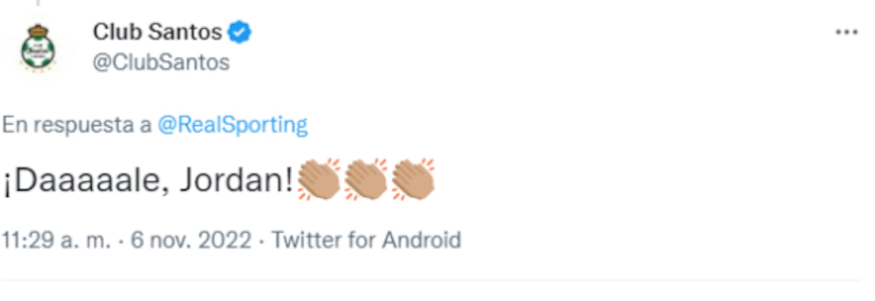 Jordan Carrillo juega su primer partido como titular en el Sporting de Gijón