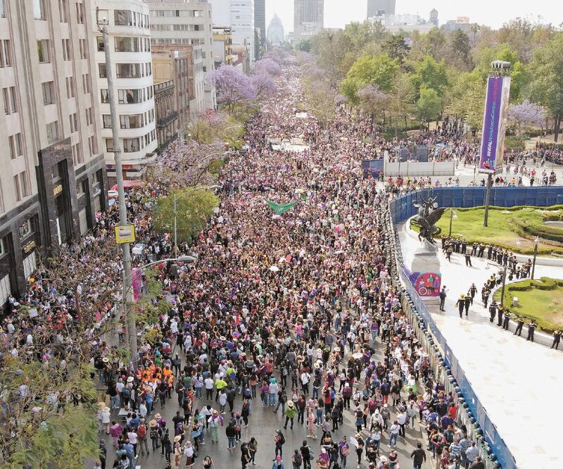 La convocatoria para protestar contra la violencia hacia las mujeres marcó la historia de México por la cantidad de manifestantes, quienes tienen en común la inseguridad y el temor con los que viven día a día. Foto: DIEGO PRADO. EL UNIVERSAL