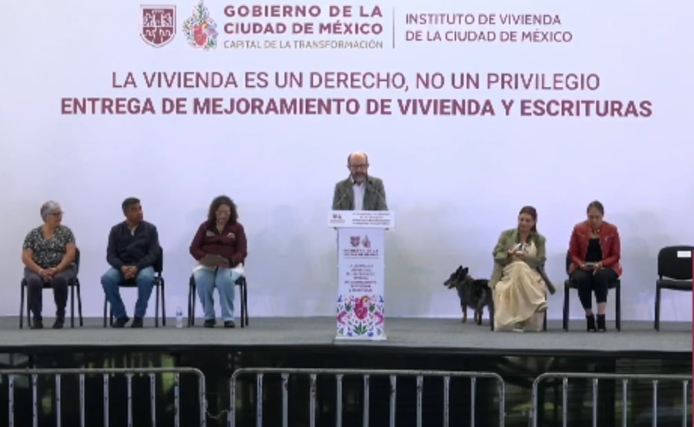 La mandataria firmó que, tras el censo, se pondrá en marcha un programa “muy accesible, sin trámites burocráticos”, para regularizar de forma rápida las unidades habitacionales. | Foto: Especial.