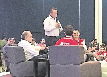 Democracia no admite pretextos: Camacho