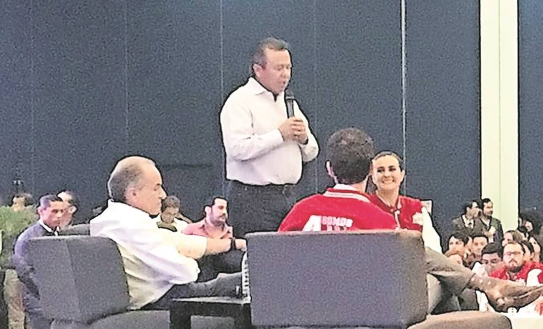 Impulsa nueva Carta Magna. César Camacho Quiroz llama a elaborar una nueva Constitución Política, pues aunque la actual es vigente, ésta sigue siendo inspiración y faro, una estrella polar para aquellos que no se quieren perder (PRI)