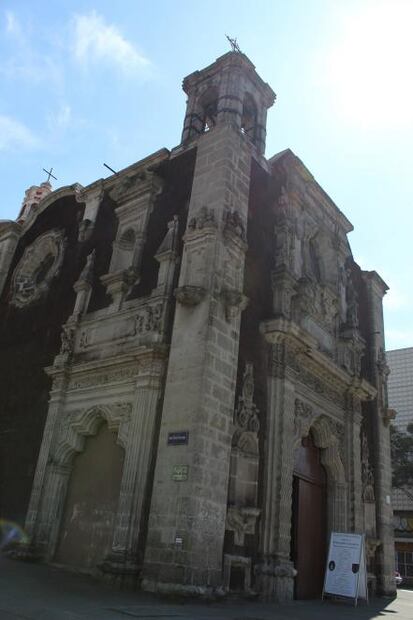 Cuando la misa se daba en latín y de espaldas