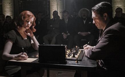 Netflix enfrenta demanda por sexismo en su serie "Gambito de dama"