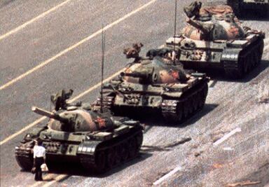 Lauro Aguirre y Plaza de Tiananmen, en un día como hoy