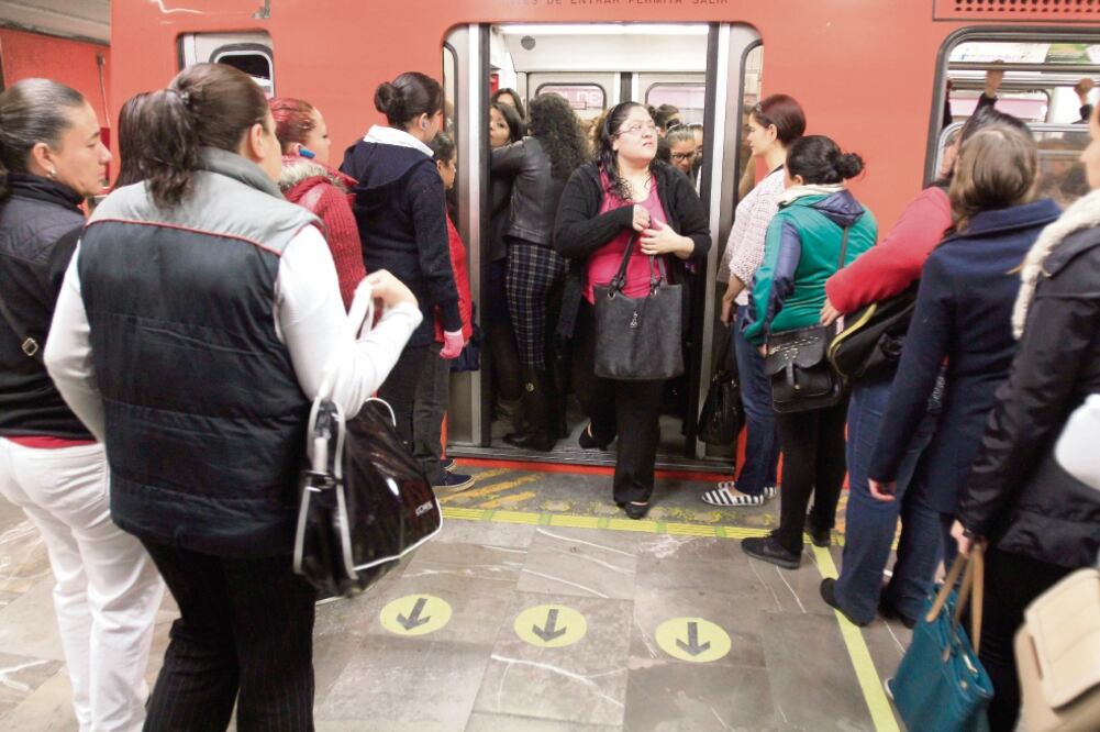 Los usuarios del Metro están colaborando de una manera muy importante para la realización del proyecto, dicen autoridades (NADYA MURILLO. EL UNIVERSAL)